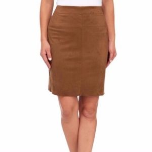 Max Studio NWT camel tan faux suede skirt Medium